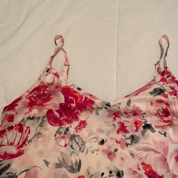 Gently worn size 6 pink floral silky cami with adjustable straps - Picture 2 of 4